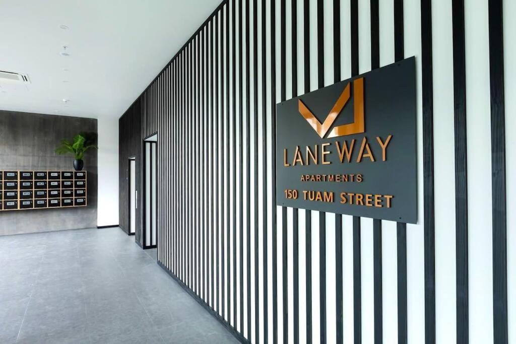 2 Bedrooms Apprtmt Plus Underground Parking In Cbd 크라이스트처치 외부 사진
