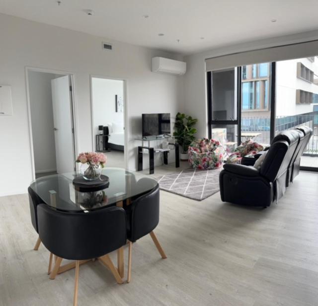 2 Bedrooms Apprtmt Plus Underground Parking In Cbd 크라이스트처치 외부 사진